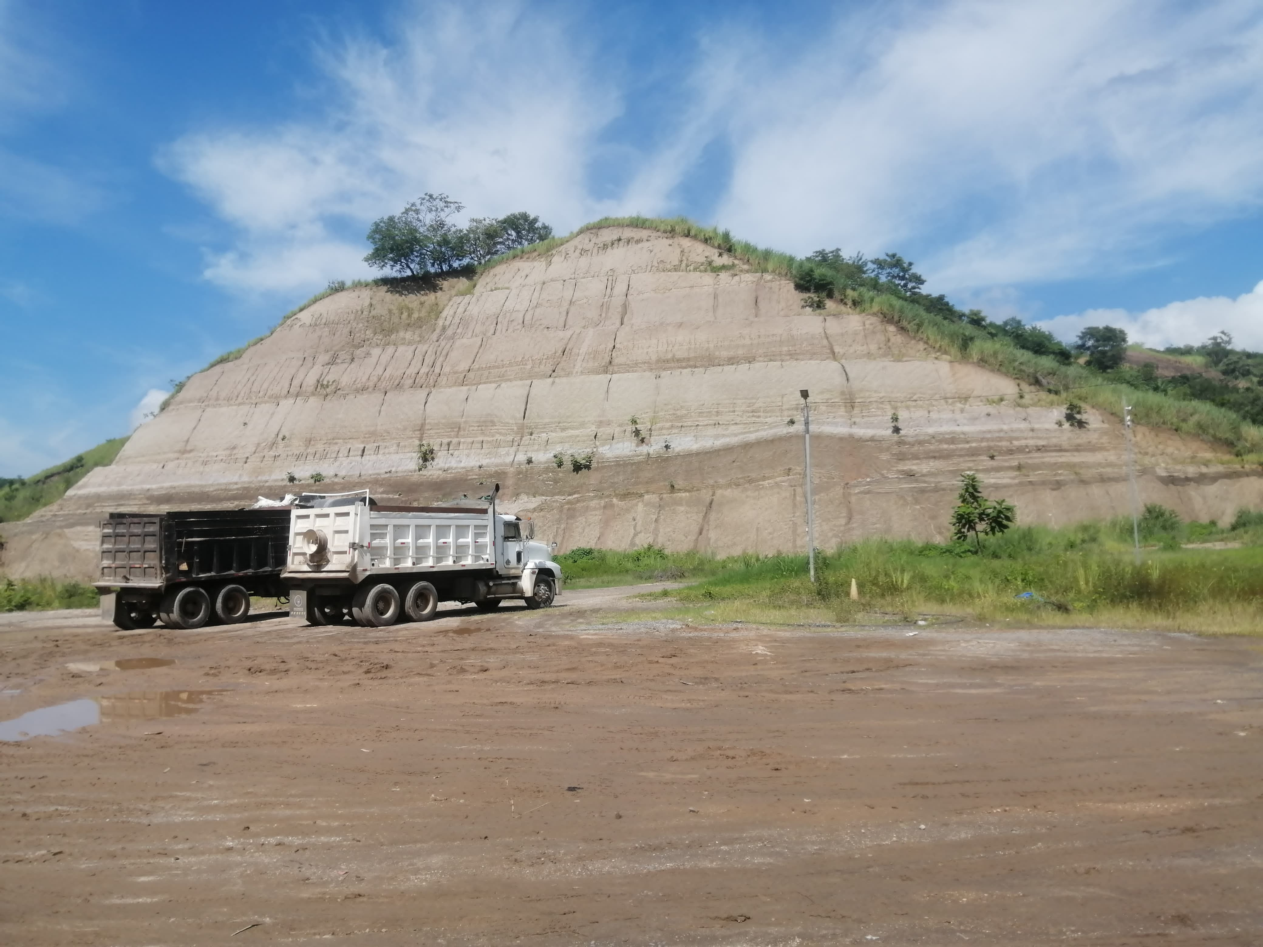 maquinaria aplanado terreno